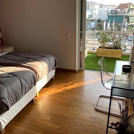 Spacious And Sunkissed 3Br & 2 Bathrooms Apartment Атина Екстериор снимка