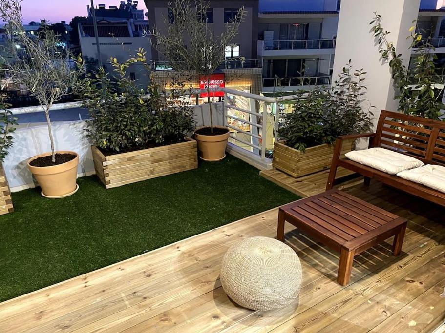 Spacious And Sunkissed 3Br & 2 Bathrooms Apartment Атина Екстериор снимка