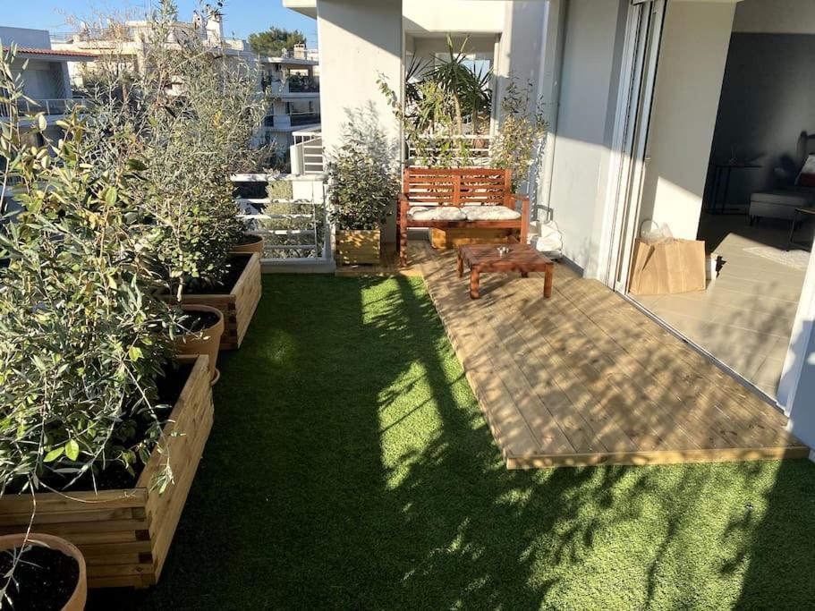 Spacious And Sunkissed 3Br & 2 Bathrooms Apartment Атина Екстериор снимка
