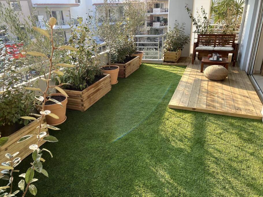 Spacious And Sunkissed 3Br & 2 Bathrooms Apartment Атина Екстериор снимка