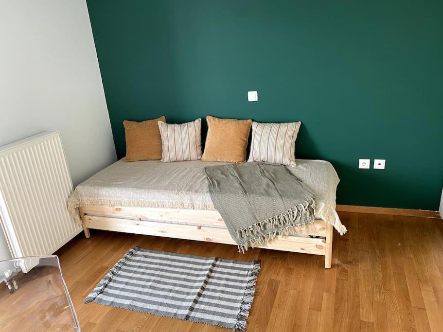Spacious And Sunkissed 3Br & 2 Bathrooms Apartment Атина Екстериор снимка